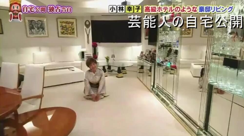 高級ホテルのよう 小林幸子さんの豪邸自宅リビング 画像